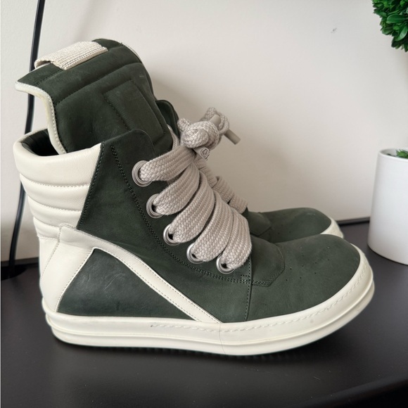 *SOLD* - Picture 3 of 7